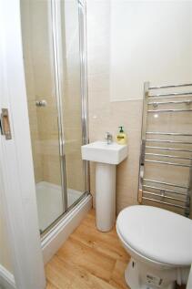 Bathroom 3.jpg