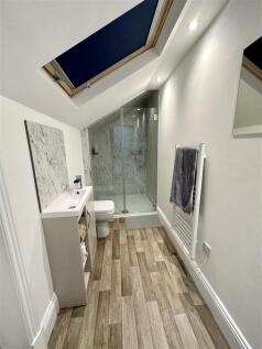 Communal Shower Room 3
