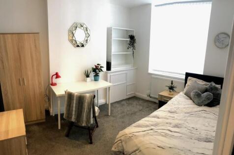 bedroom 5.jpg
