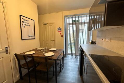 2-4 Collinge Street  (24).jpeg