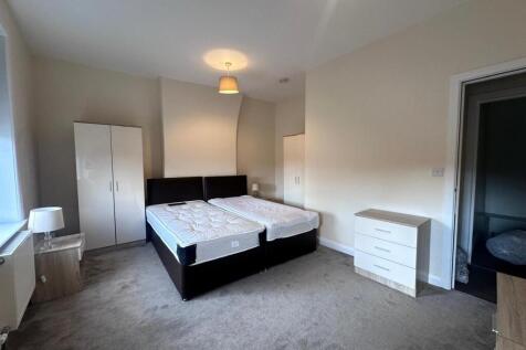 2 Adlington - 5.jpg