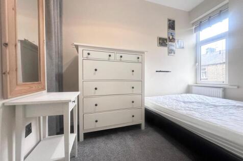 WhatsApp Image 2025-11-12 at 13.47.15_82678841.jpg