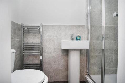 Bathroom 3.jpg