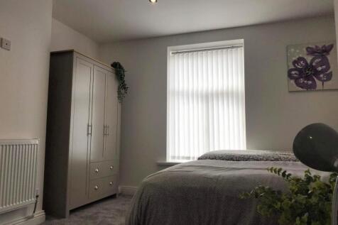 bedroom.JPG