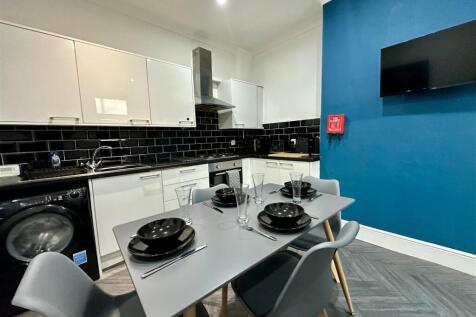 Communal Kitchen Diner