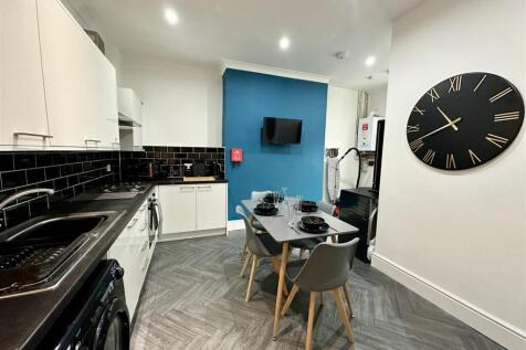 Communal Kitchen Diner
