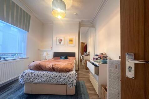 Bedroom 1 3.87m x 3.06m