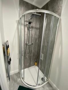 Bedroom 2 ensuite
