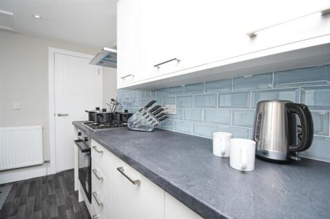 Pic 5 - 12 Ulster Street.jpg