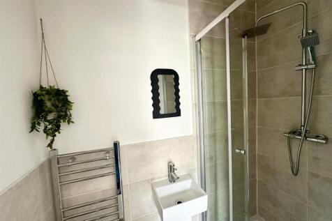 WhatsApp Image 2025-08-12 at 16.01.25_85de5b0c.jpg