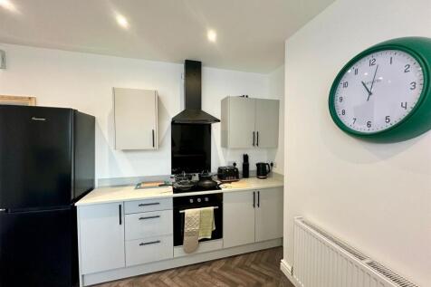 KITCHEN 1.jpg
