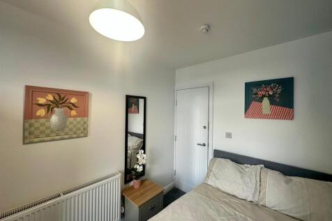 ROOM 5.jpg