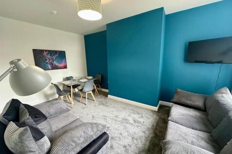 LIVING ROOM 1.jpg