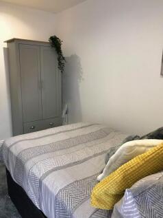 bedroom 1.JPG