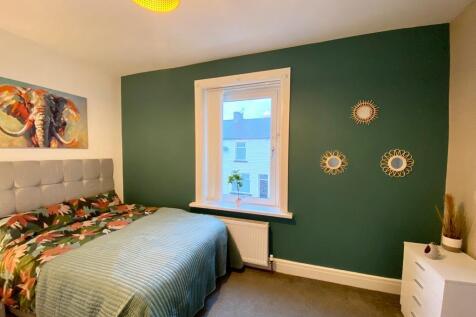 145 Cleaver Street Rm 2  (9).jpeg