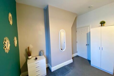 145 Cleaver Street Rm 2  (6).jpeg