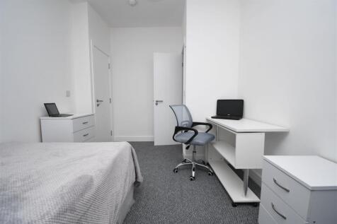 27 - 38 Queenberry.jpg