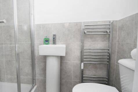Bedroom 2 Ensuite