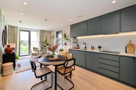 Ashbee-Show-Flat (3).JPG