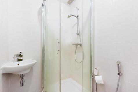 Flat 65 Raynham (12).JPG