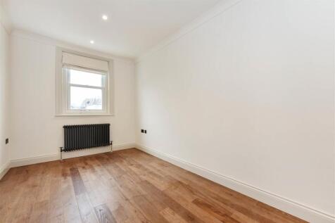 64 Queensway (1).JPG