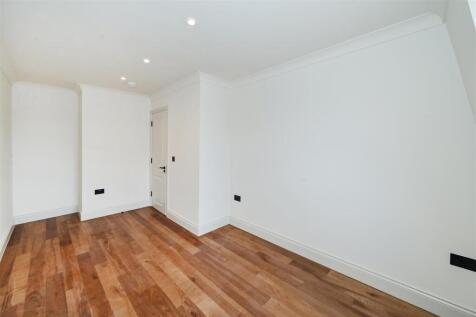 3-64-Queensway (5).JPG