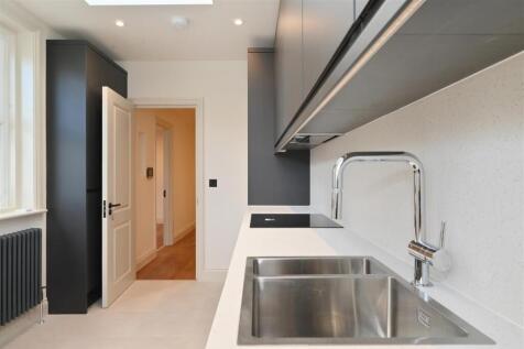 3-64-Queensway (11).JPG