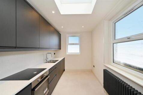 3-64-Queensway (9).JPG