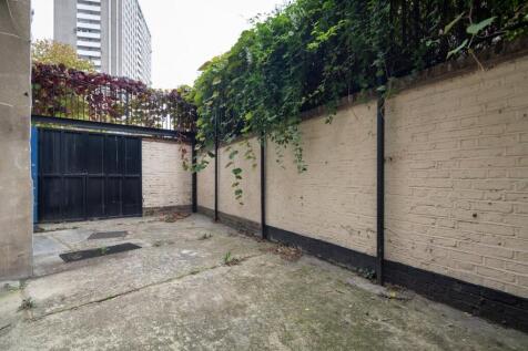 Private Courtyard