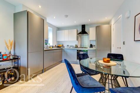 Kitchen / Dining Roo