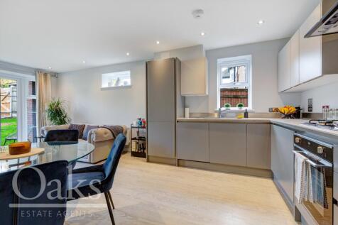 Kitchen / Dining / R