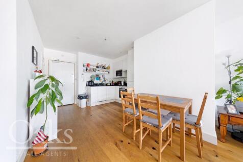 Kitchen / Dining Roo