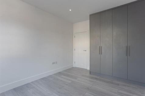 64391_Flat 2 15 High Street  (8).jpg