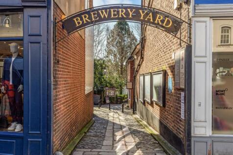 64392_Flat-3-15-High-Street-Reigate (3).jpg