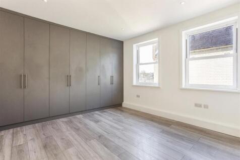 64392_Flat-3-15-High-Street-Reigate (18).jpg