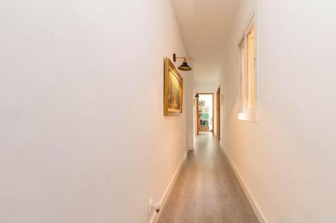 PS03680 Flat with ba