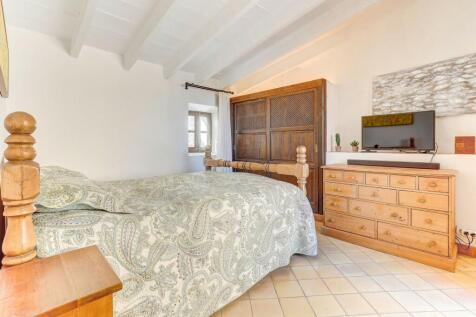 Bedroom 1 - 1