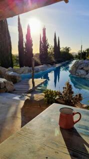 UA051 Poolside coffe
