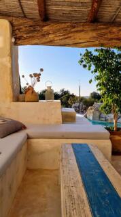 UA051 Poolside Loung