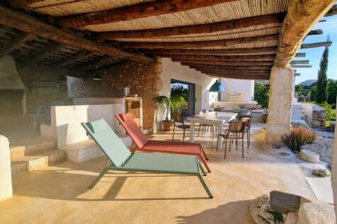 UA051 Terrace and  s