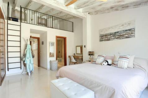 Bedroom 1 - 2