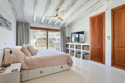 Bedroom 1 - 3
