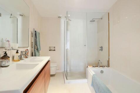 Bedroom 1 en suite