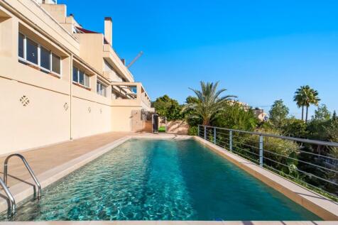 13 Community pool ar