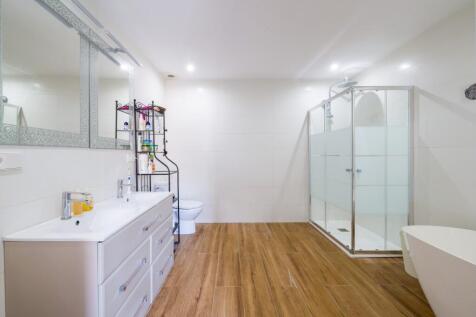14. Master En Suite
