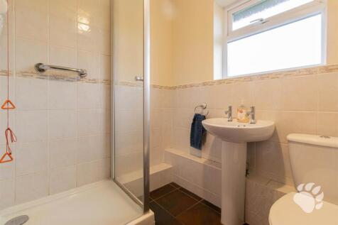 Bathroom / En-Suite