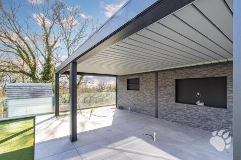 Outdoor Kitchen