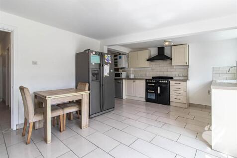 Kitchen/Dining Area