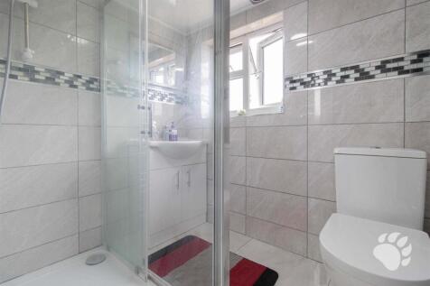 Shower Room - 2F