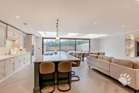 Kitchen/Living/Dining Area
